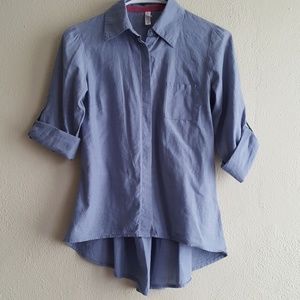 💐💐 2 for $15 Cute ruffle back blouse/shirt